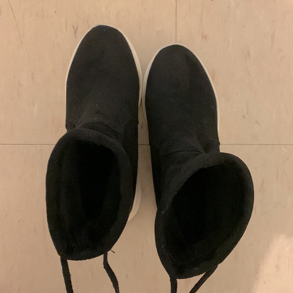 Boots - Picture 3 of 4